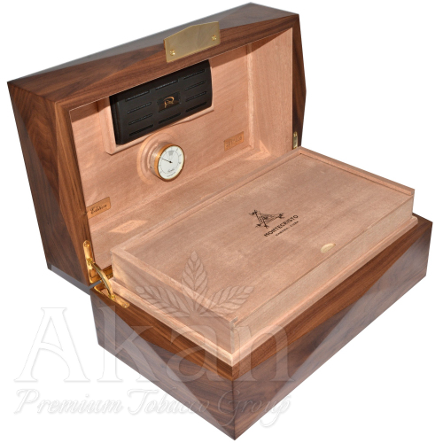 Zestaw Montecristo Linea 1935 (humidor + 30 cygar)